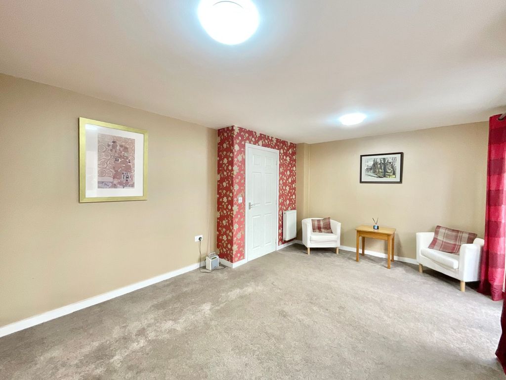 Property photo 3 of 24