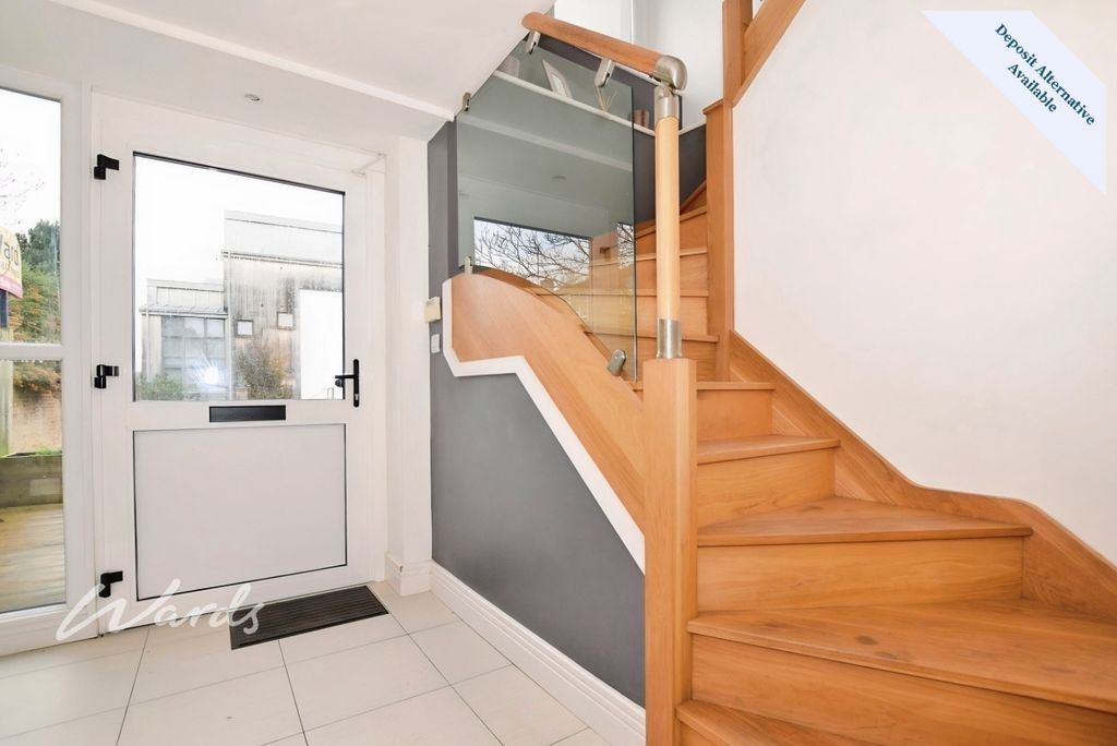 Property photo 3 of 10 Hallway