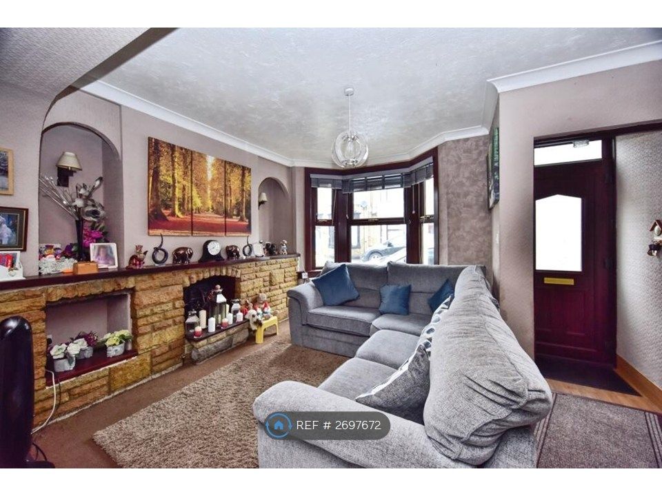 Property photo 3 of 14