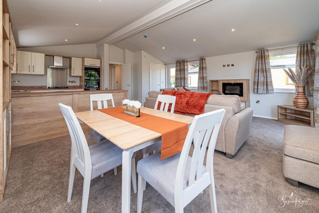 Property photo 2 of 30 Dining Room