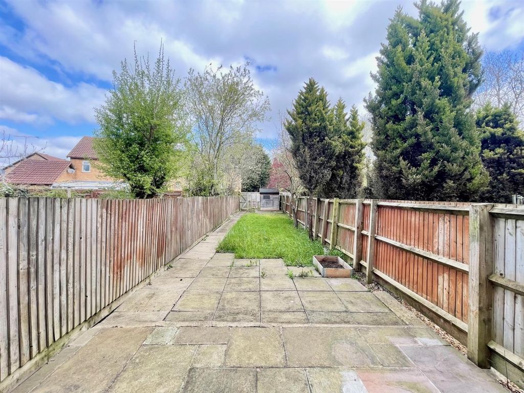 Property photo 3 of 11 Garden.Jpg