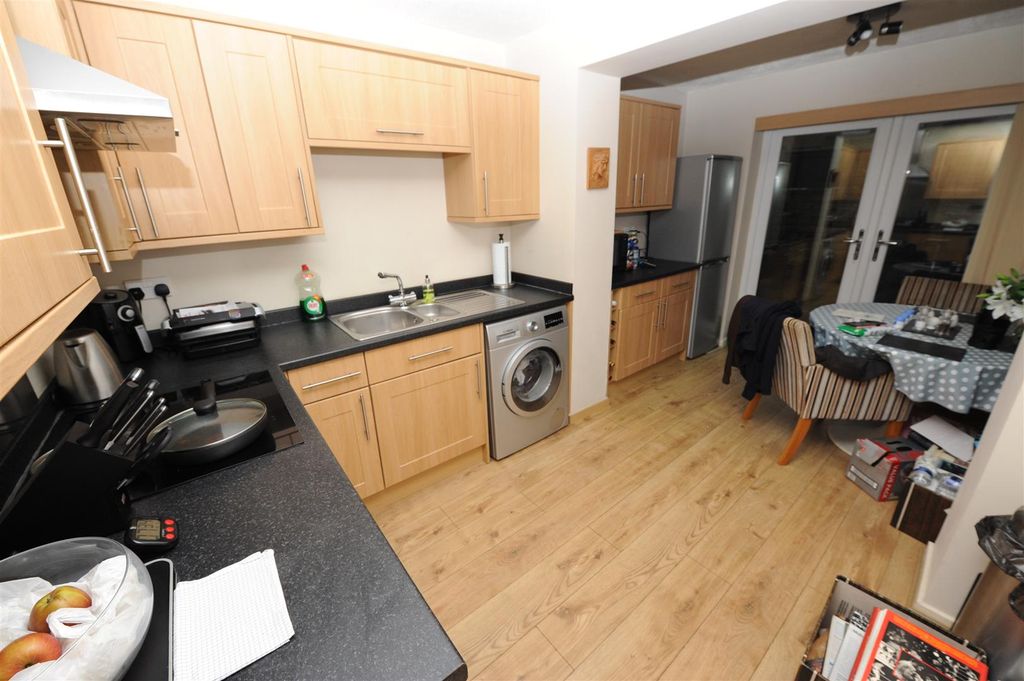 Property photo 3 of 11