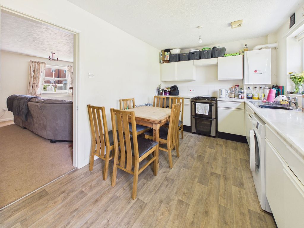 Property photo 2 of 21