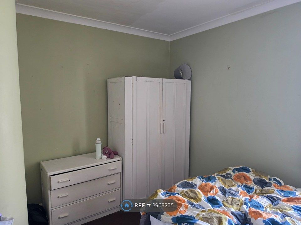 Property photo 3 of 11 Bedroom 1