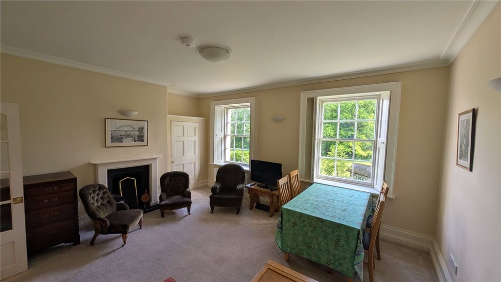 Property photo 3 of 18 Sitting Room