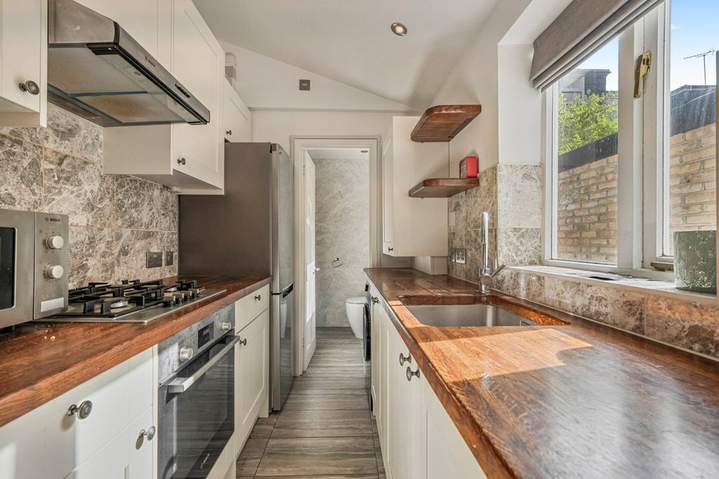 Property photo 3 of 14 Kitchen