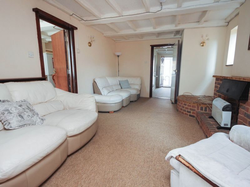 Property photo 3 of 10 Photo 4