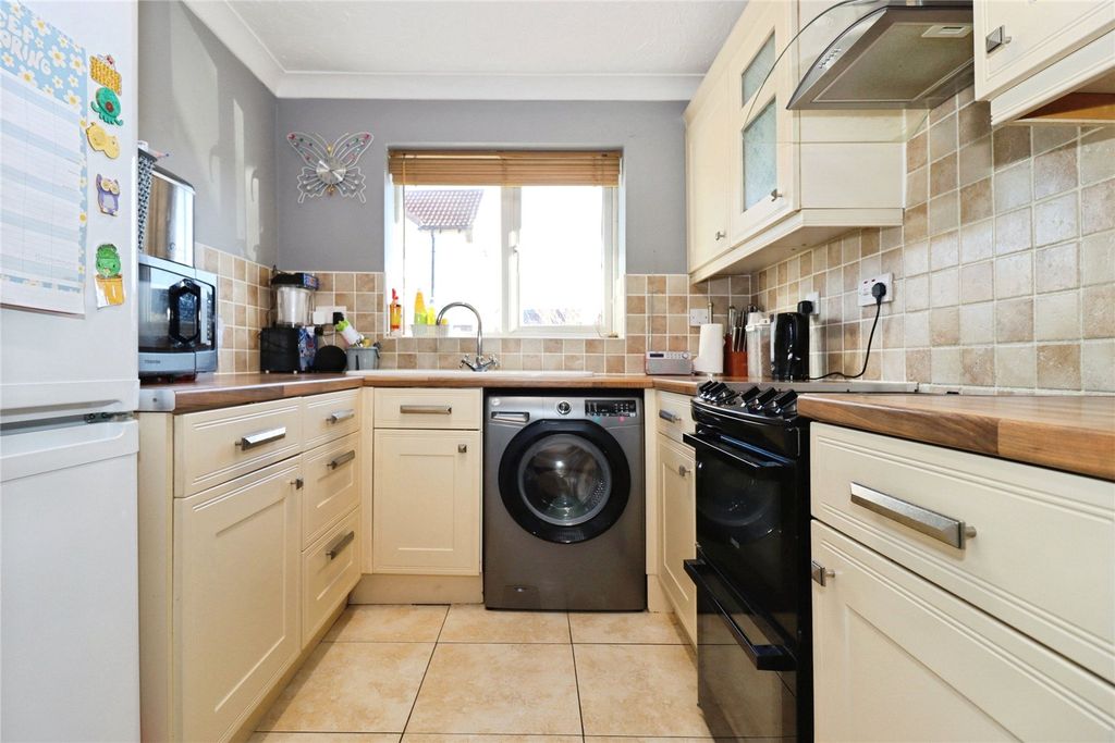 Property photo 2 of 40 Kitchen