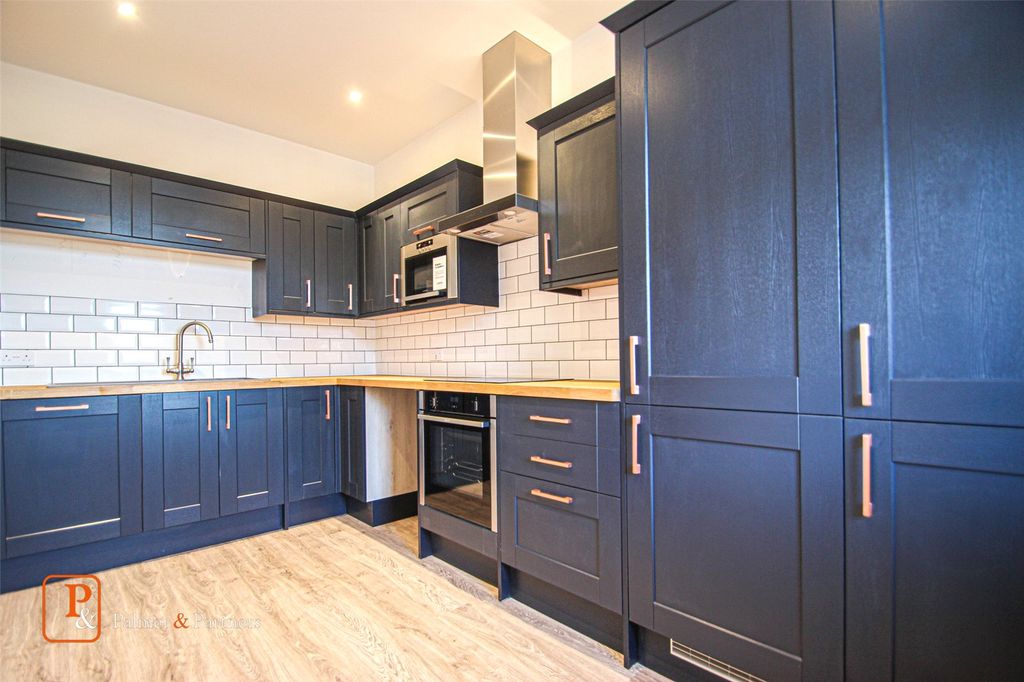 Property photo 2 of 20 Kitchen