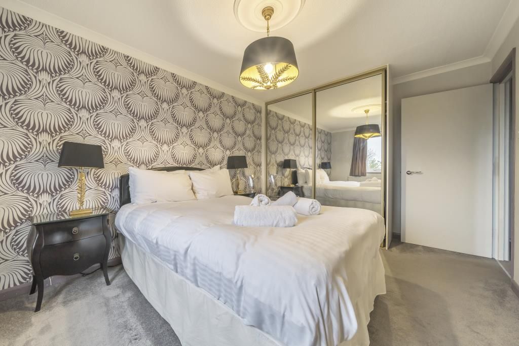 Property photo 2 of 9 Bedroom