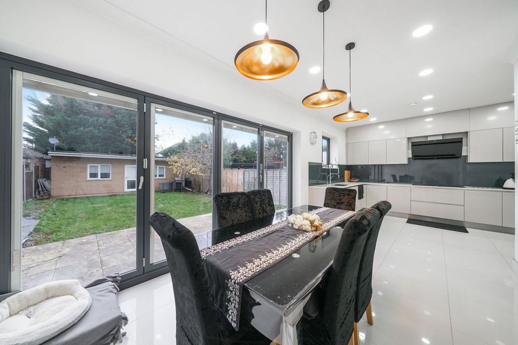 Property photo 1 of 24