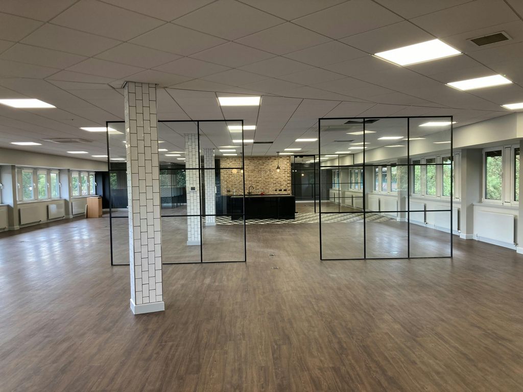 Property photo 2 of 15 The Waterside Centre F4301