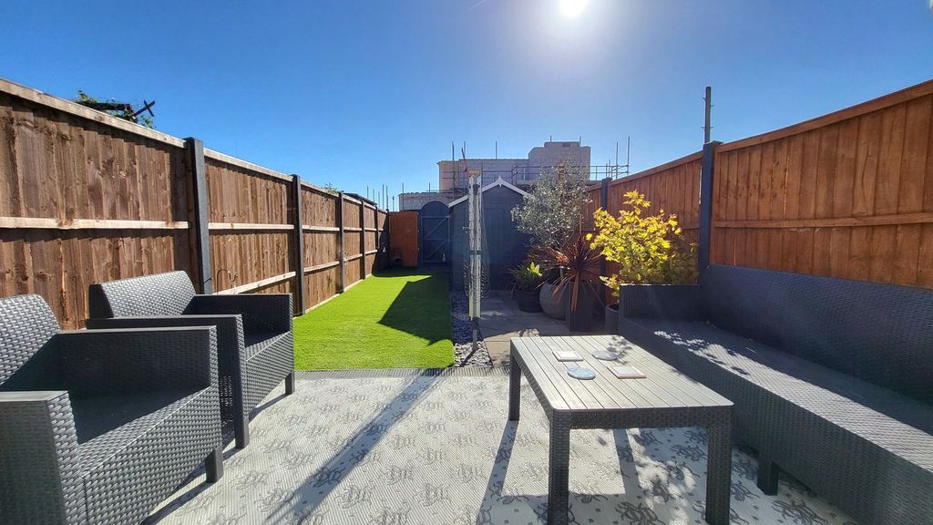 Property photo 3 of 21