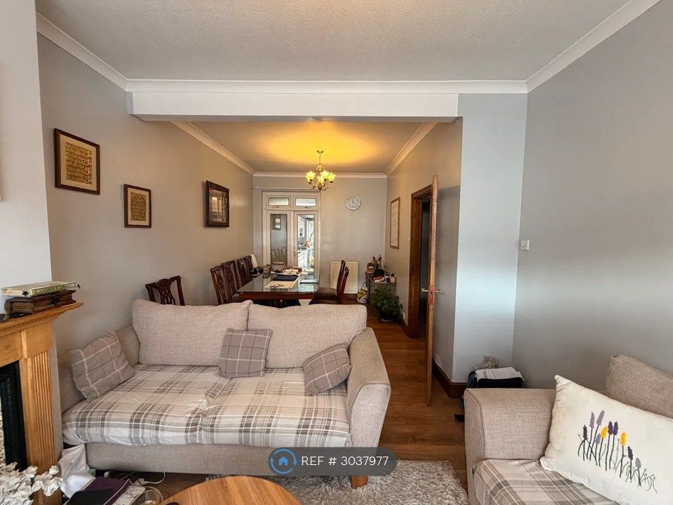 Property photo 2 of 26
