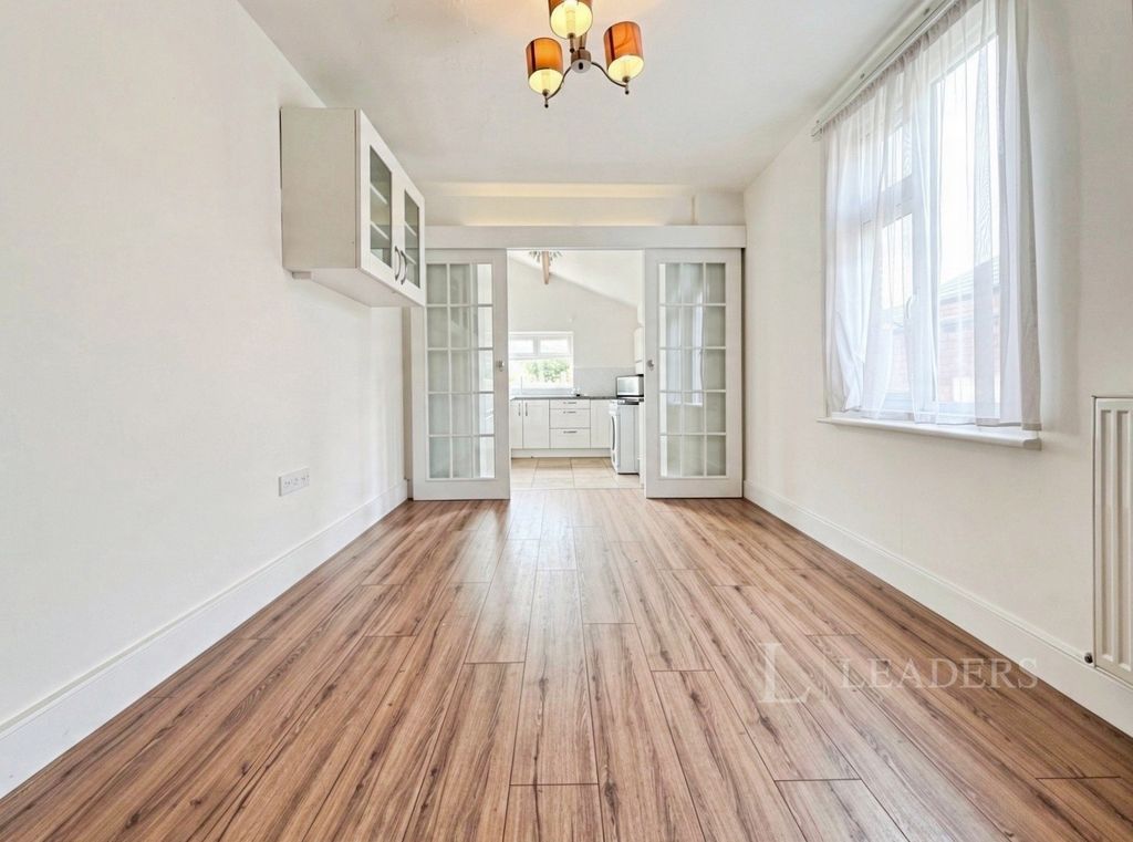 Property photo 3 of 13 Pbox-Img.Jpg