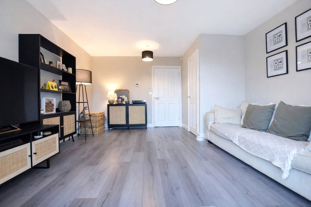 Property photo 3 of 10 Picture No. 07