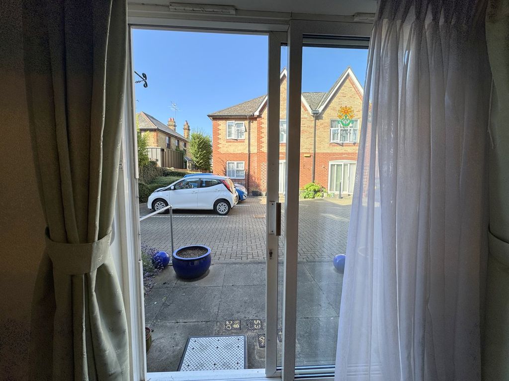 Property photo 3 of 10