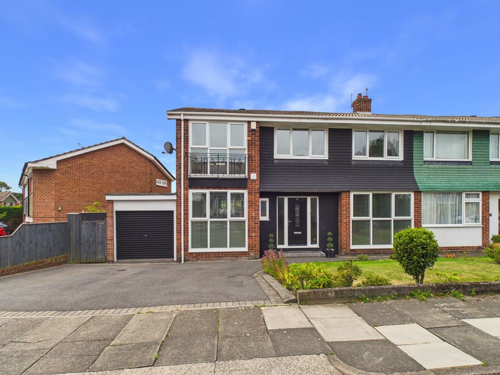 Property photo 1 of 17 External