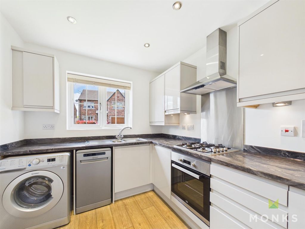 Property photo 2 of 14 Kitchen
