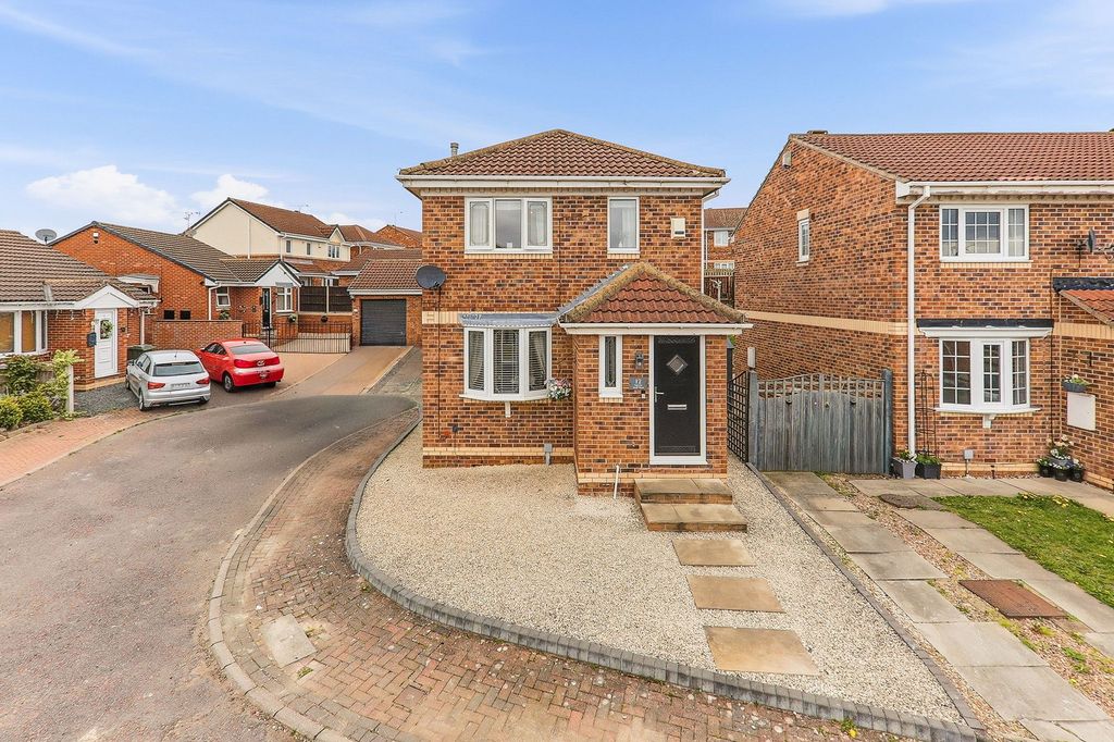 Property photo 1 of 28