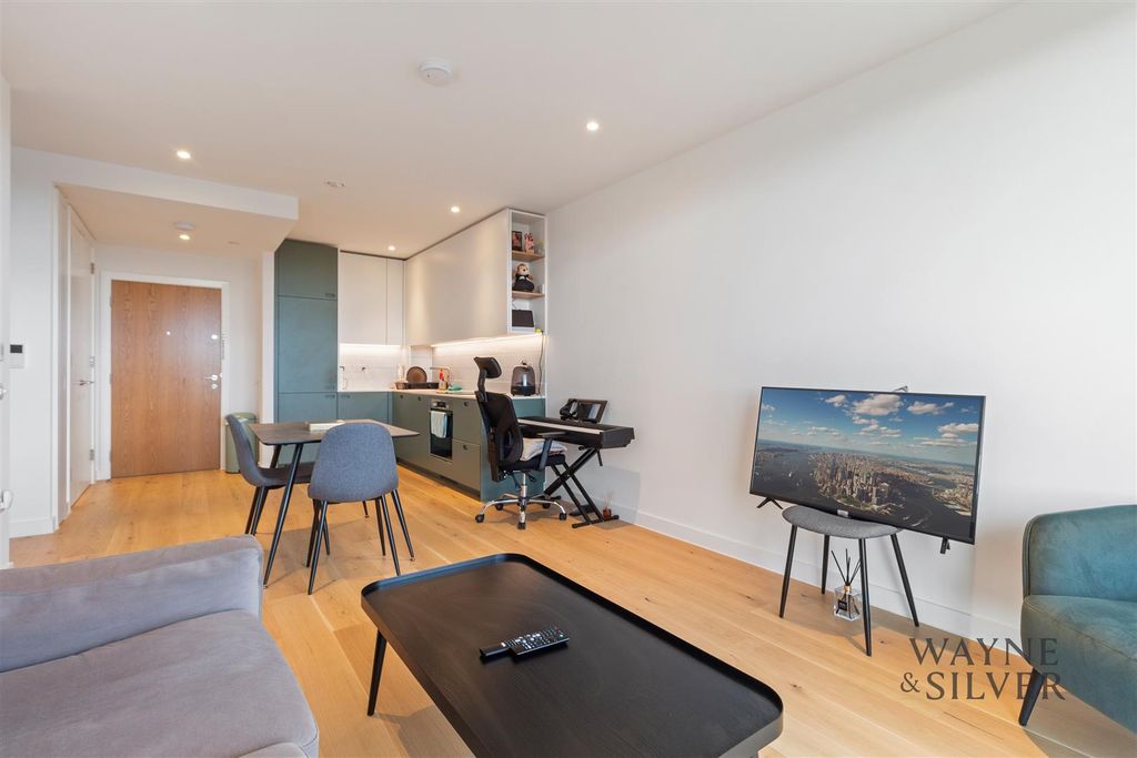 Property photo 2 of 13