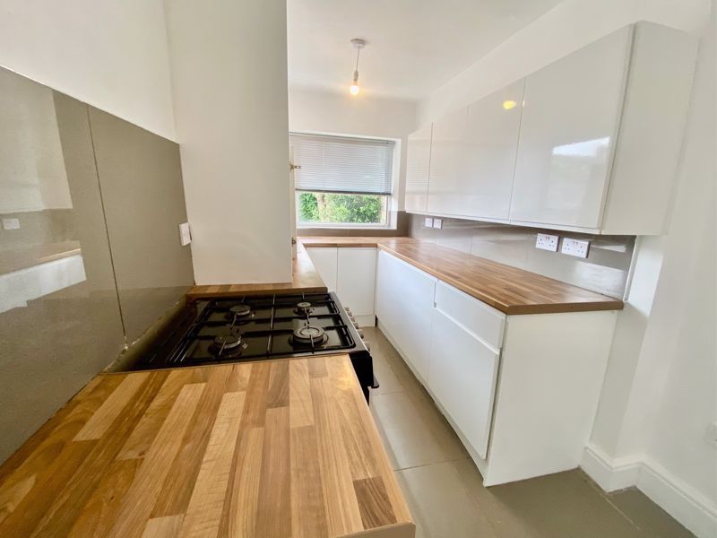 Property photo 1 of 9 Photo 7