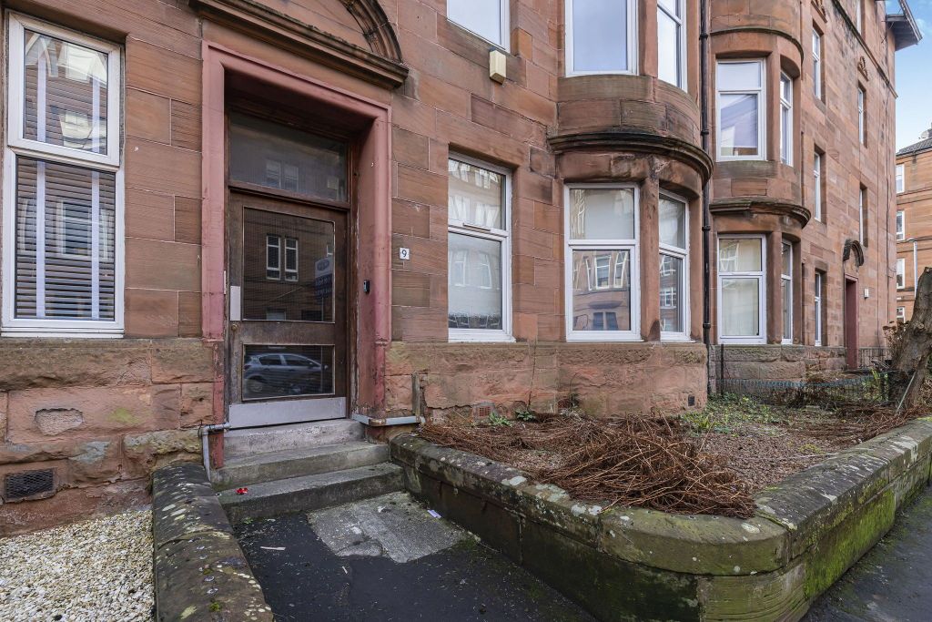 Property photo 2 of 27