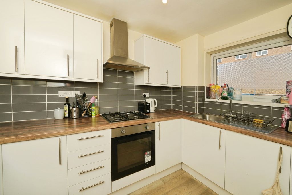 Property photo 3 of 12 Pbox-Img.Jpg