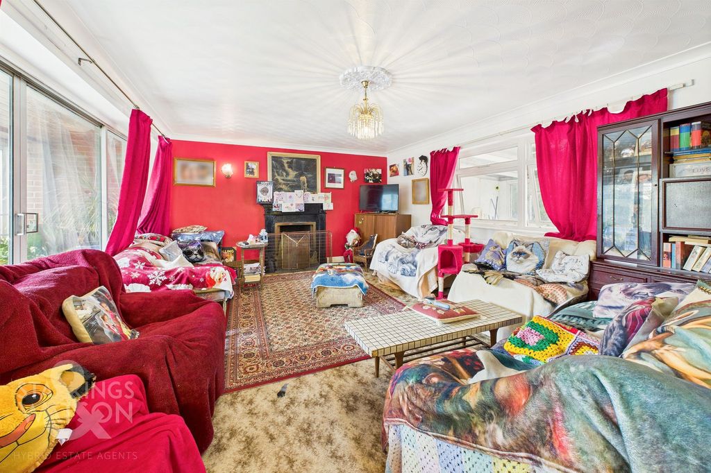 Property photo 2 of 21
