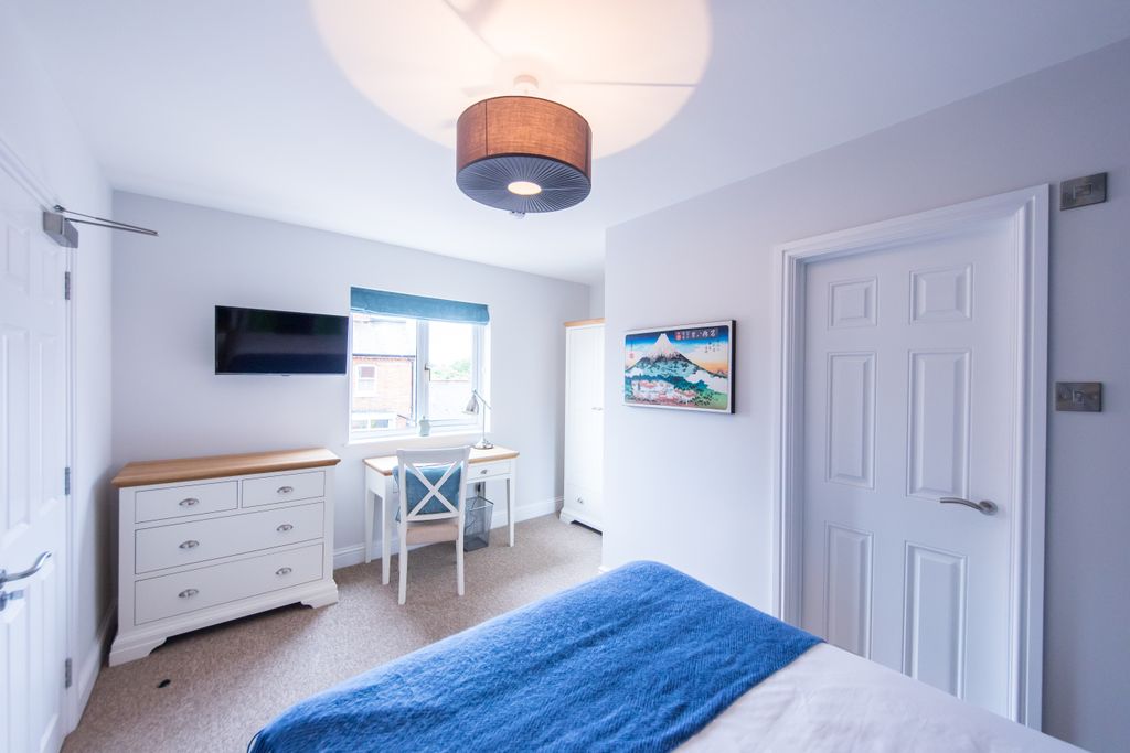 Property photo 1 of 28