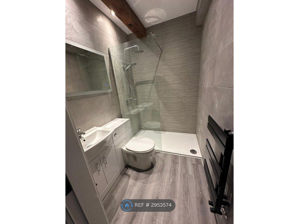 Property photo 3 of 14 Bathroom