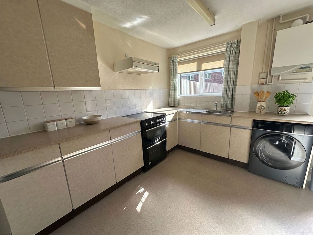 Property photo 3 of 12