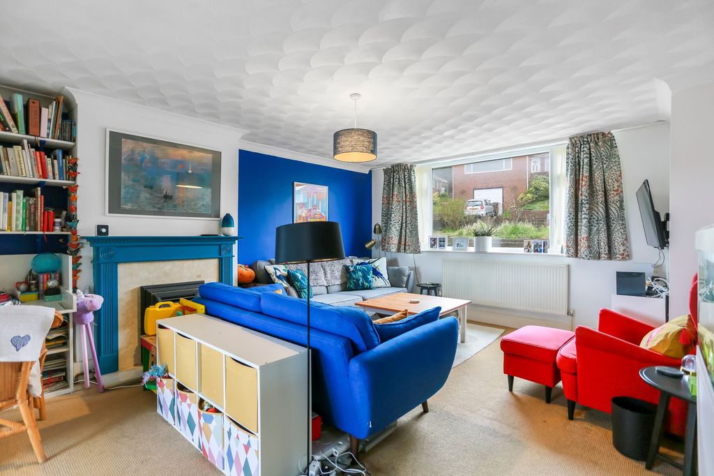 Property photo 2 of 20