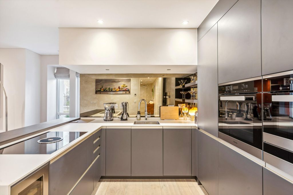 Property photo 3 of 12 Image