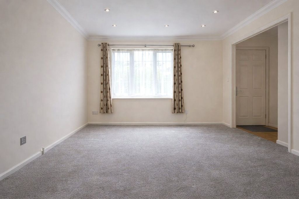 Property photo 3 of 7 Picture No. 10