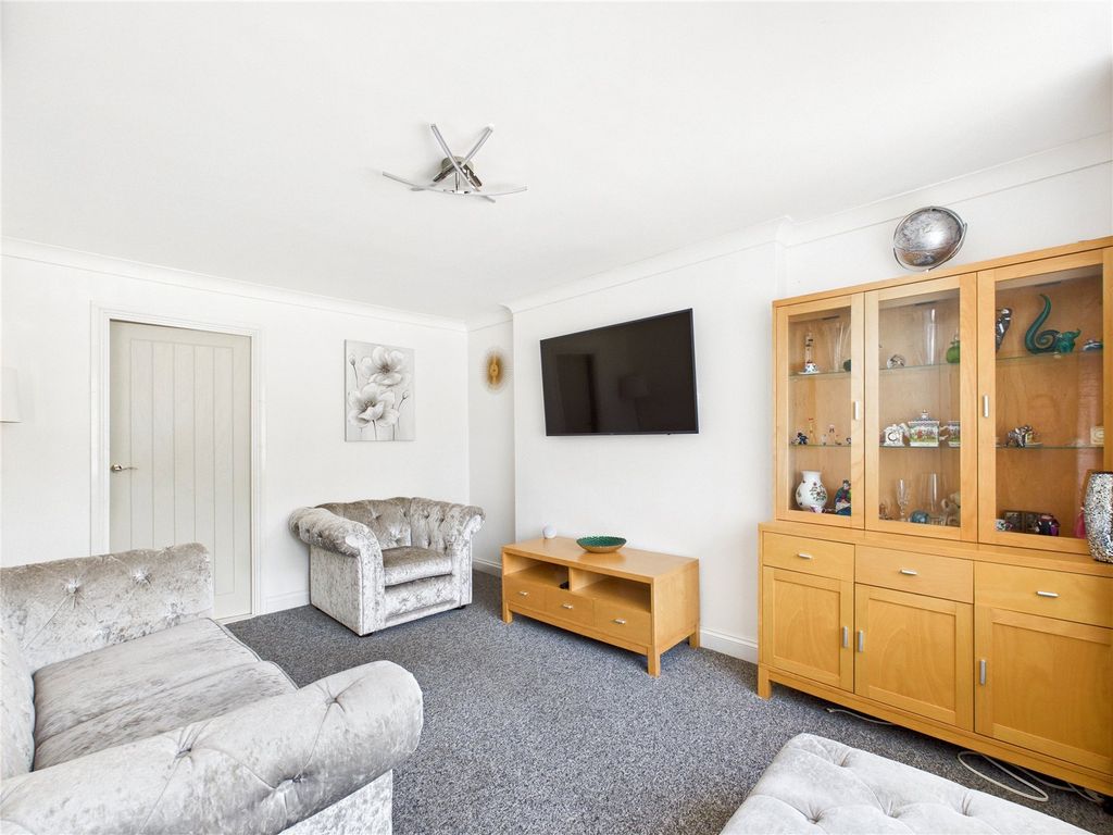 Property photo 3 of 12 3 - Picture No. 01