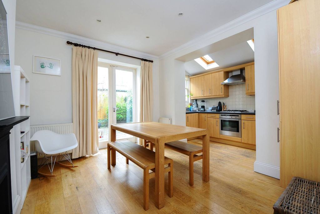 Property photo 3 of 12