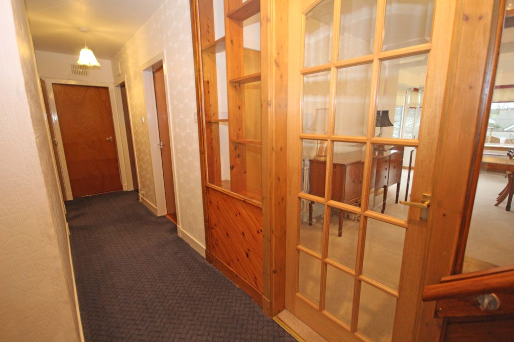 Property photo 3 of 34