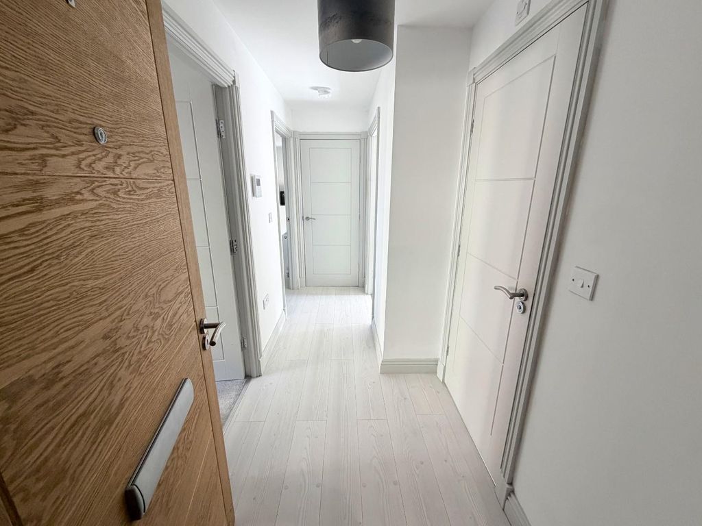 Property photo 3 of 24 Hall