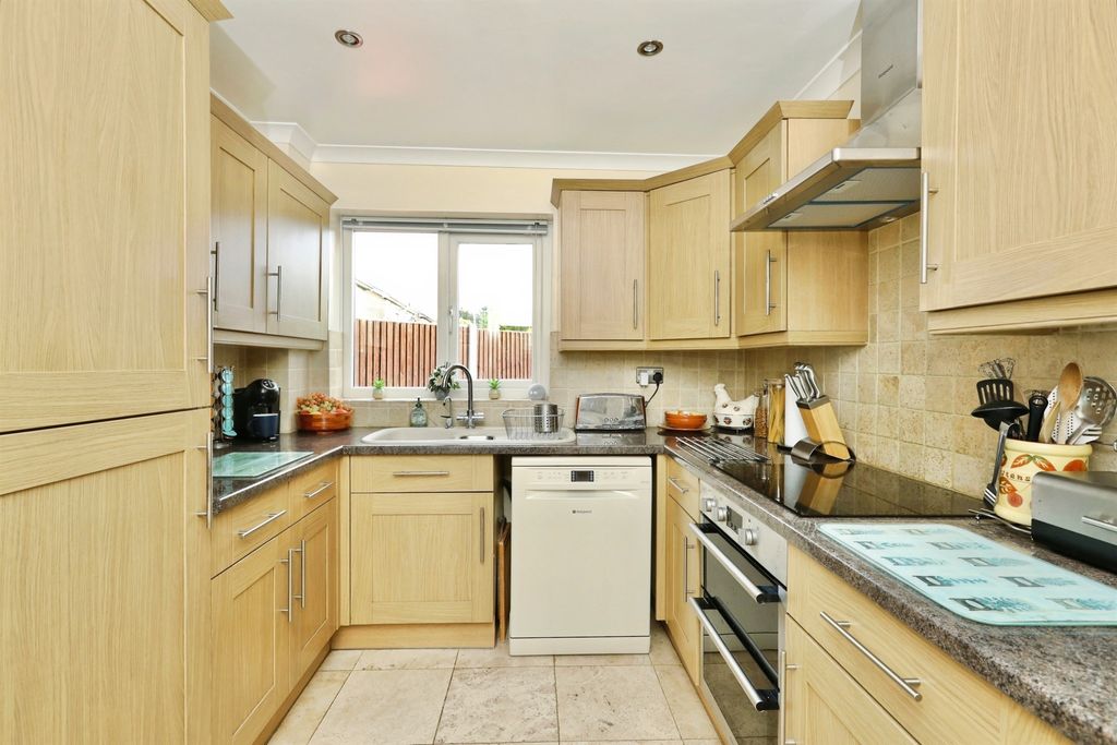 Property photo 3 of 13