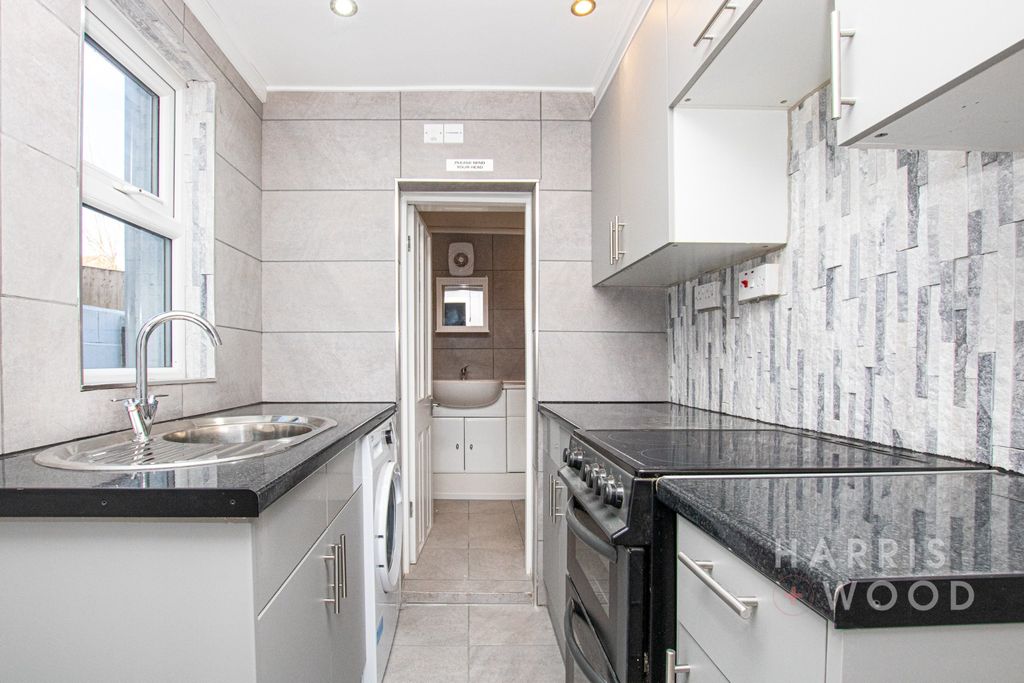 Property photo 2 of 13 5202201