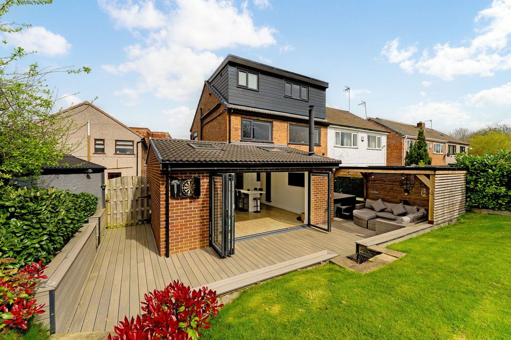 Property photo 2 of 51