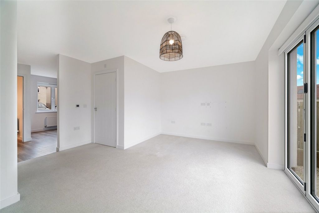 Property photo 3 of 21 Picture No. 03