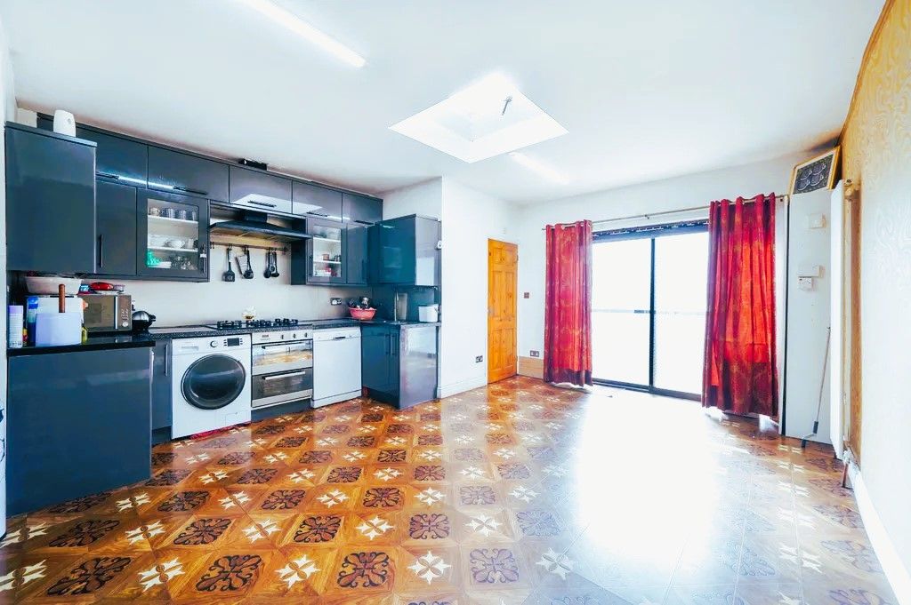 Property photo 2 of 13