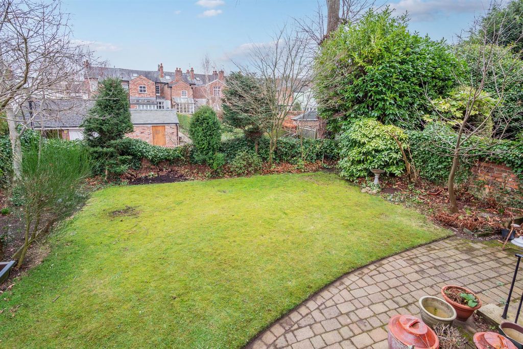 Property photo 2 of 30 Garden