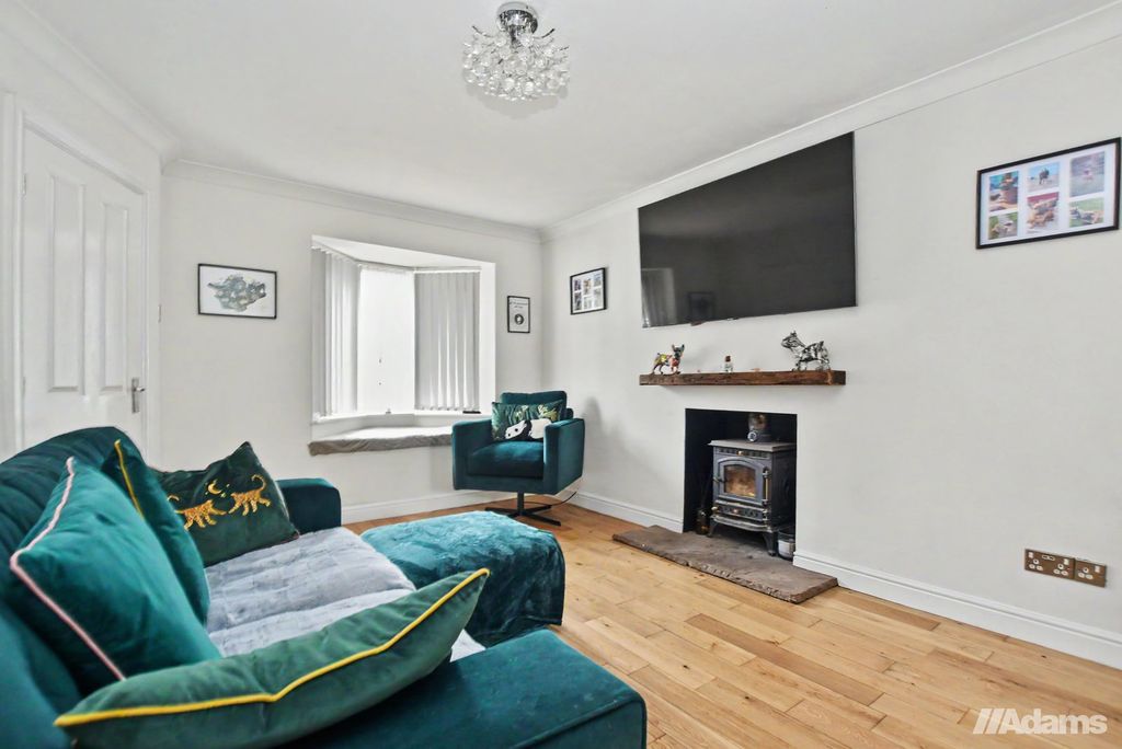 Property photo 3 of 28
