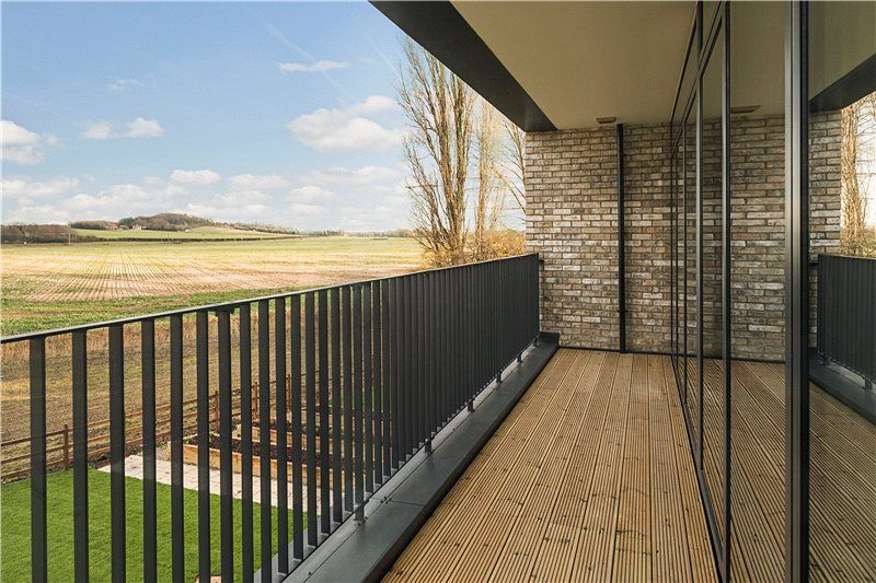 Property photo 3 of 8 Balcony