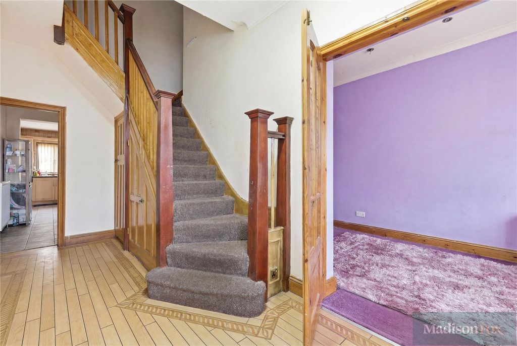 Property photo 2 of 26 Picture No. 17