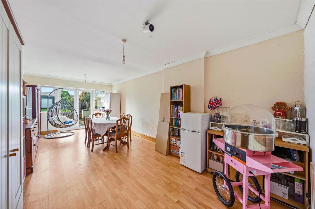 Additional image 4 of 5 bed detached house for saleHeather Drive, Dartford DA1