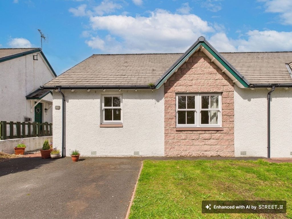 Property photo 2 of 17 37 Charlton Crescent